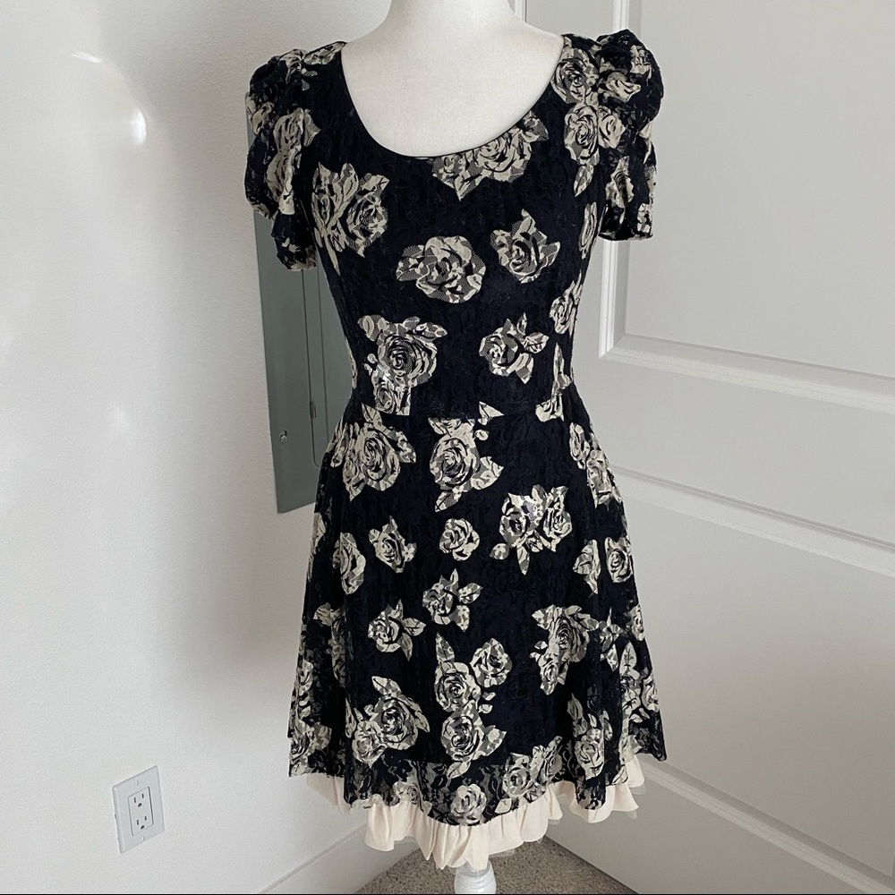 American Rag Black and White Rose Print Lace Dress with short puff sleeves